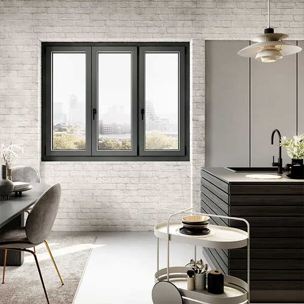 porta finestra vista dall'esterno, infisso scuro